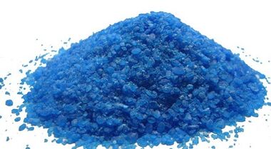 Copper sulfur for the treatment of nail fungi